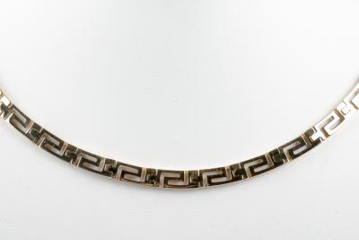 Collier semi-rigide en or jaune 18 carats 2
