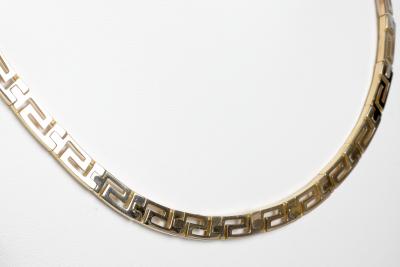 Collier semi-rigide en or jaune 18 carats 2