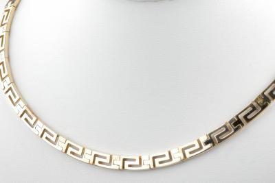 Collier semi-rigide en or jaune 18 carats 2
