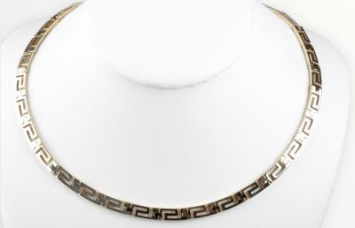 Collier semi-rigide en or jaune 18 carats 2