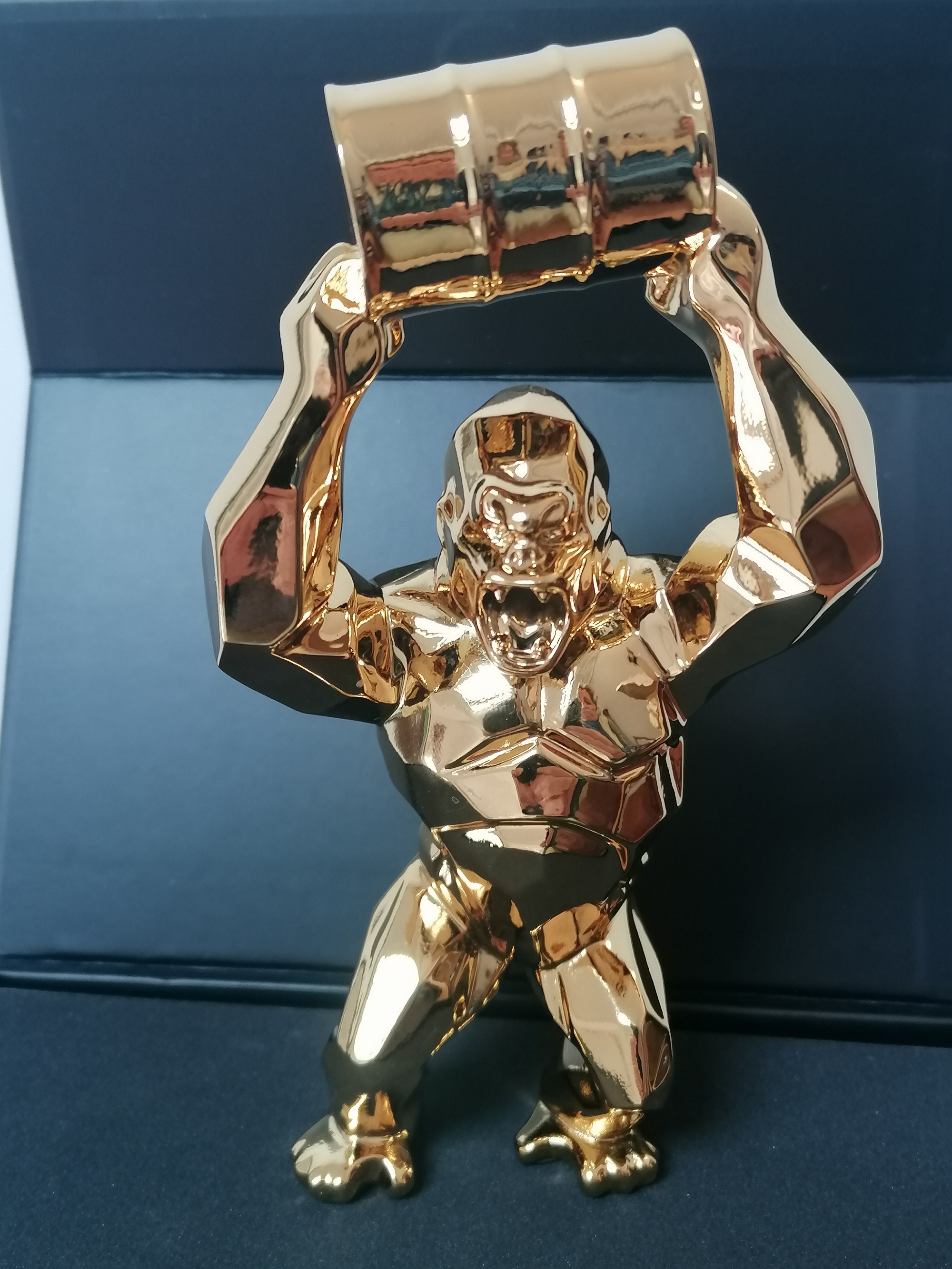 Richard ORLINSKI - KONG OIL SPIRIT (GOLD EDITION) - Sculpture résine