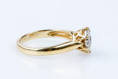 Bague fleur diamant en or jaune 18 carats 2