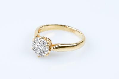 Bague fleur diamant en or jaune 18 carats 2