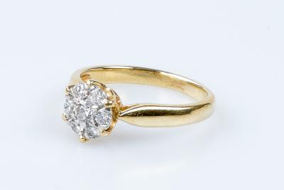 Bague fleur diamant en or jaune 18 carats 2