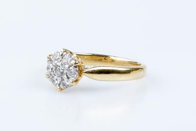 Bague fleur diamant en or jaune 18 carats 2