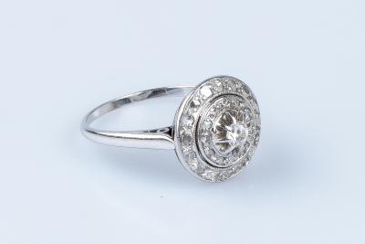 Bague diamant oxyde en or blanc 18 carats 2