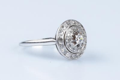 Bague diamant oxyde en or blanc 18 carats 2