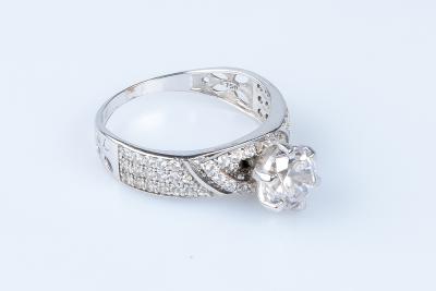 Bague en or blanc 18 carats 2