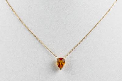 Collier et pendentif saphir de couleur orange rouge en or jaune 18 carats 2