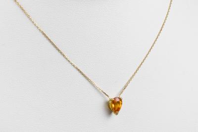 Collier et pendentif saphir de couleur orange rouge en or jaune 18 carats 2