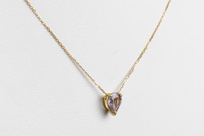 Collier et pendentif saphir de couleur violet clair en or jaune 18 carats 2