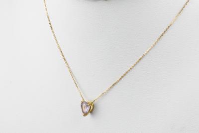 Collier et pendentif saphir de couleur violet clair en or jaune 18 carats 2