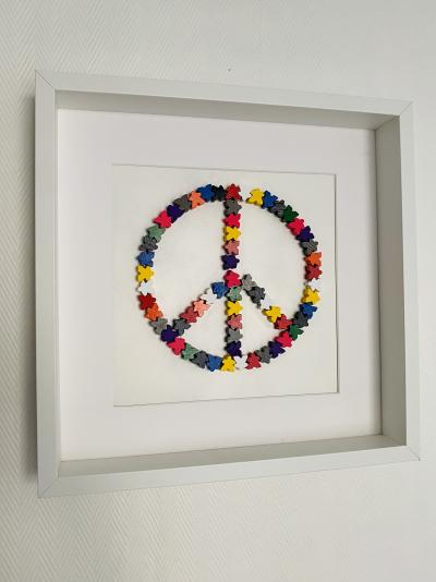 Andrea Van Der Hoeven - Peace and Meeples - Technique mixte sur bois 2