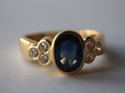 Bague saphir et diamants 2