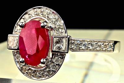 Bague avec Rubis avec entourage de diamants naturels 2