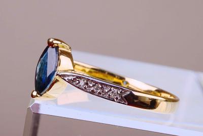 Bague en or jaune 18 kt ornée d’un saphir naturel de 0,36 ct certifié et diamants naturels  pour 0,08 ct 2