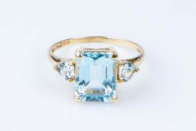 Bague aigue-marine en or jaune 18 carats 2