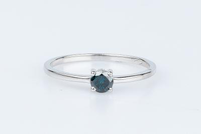 Bague solitaire diamant fancy blue en or blanc 18 carats 2