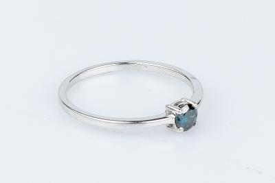 Bague solitaire diamant fancy blue en or blanc 18 carats 2