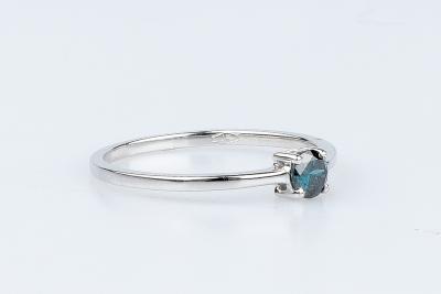 Bague solitaire diamant fancy blue en or blanc 18 carats 2