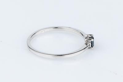 Bague solitaire diamant fancy blue en or blanc 18 carats 2