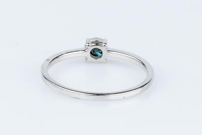 Bague solitaire diamant fancy blue en or blanc 18 carats 2