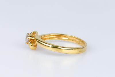 Bague solitaire en or jaune 18 carats 2