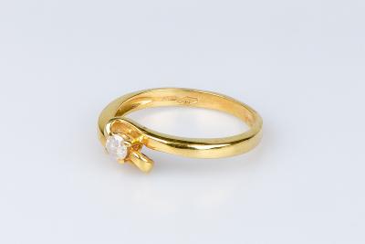 Bague solitaire en or jaune 18 carats 2