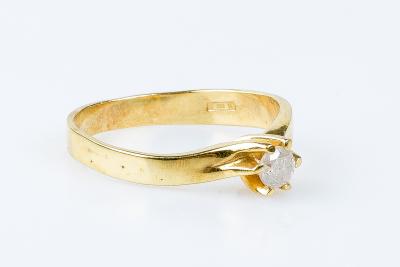 Bague solitaire en or jaune 18 carats 2