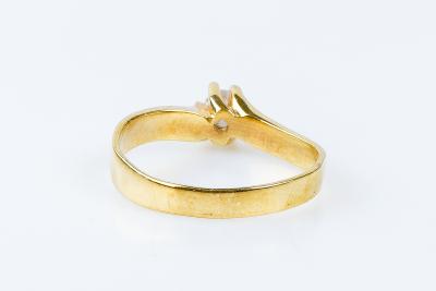 Bague solitaire en or jaune 18 carats 2