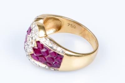 Bague rubis diamant en or jaune 18 carats ornée de 48 diamants et 28 rubis 2