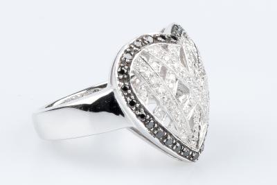 Bague coeur diamant en or blanc 18 carats ornée de 77 diamants 2
