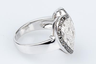 Bague coeur diamant en or blanc 18 carats ornée de 77 diamants 2