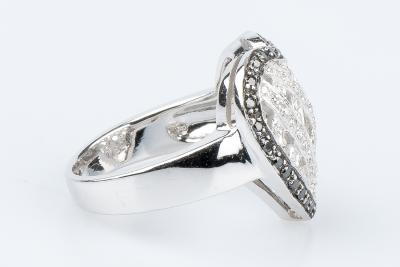 Bague coeur diamant en or blanc 18 carats ornée de 77 diamants 2