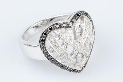 Bague coeur diamant en or blanc 18 carats ornée de 77 diamants 2