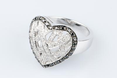 Bague coeur diamant en or blanc 18 carats ornée de 77 diamants 2