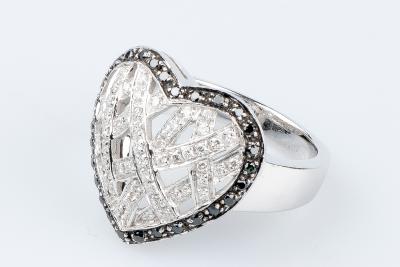 Bague coeur diamant en or blanc 18 carats ornée de 77 diamants 2