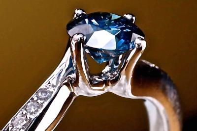 Diamant naturel intense bleu 