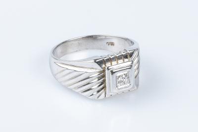 Chevalière diamant en or blanc 18 carats 2