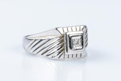 Chevalière diamant en or blanc 18 carats 2