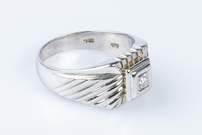Chevalière diamant en or blanc 18 carats 2