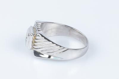 Chevalière diamant en or blanc 18 carats 2