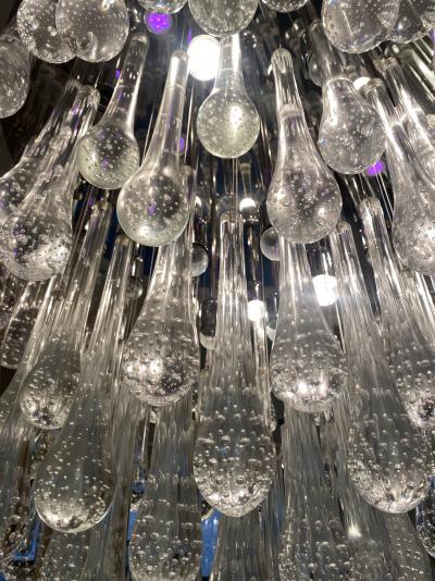 Grand lustre gouttes d’eau en verre de Murano et leds de couleur 2