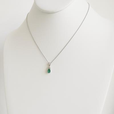 18 kt. White gold - Necklace with pendant - 0.73 ct Emerald 2
