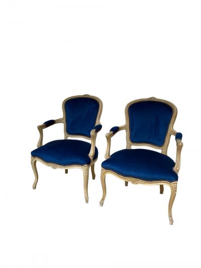 2 Fauteuils style Louis XV en velours bleu 2
