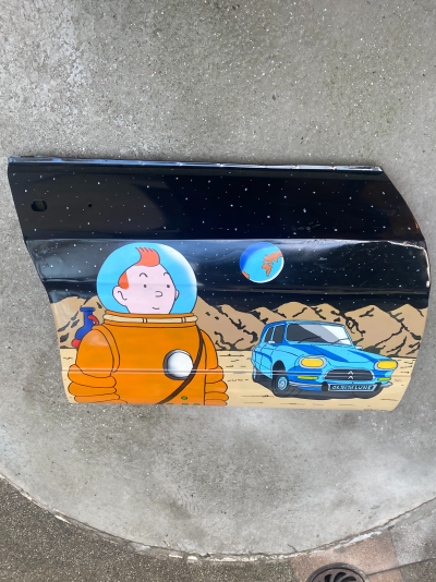 Vinc - Tintin Citroën Ami 8 on the Moon 2