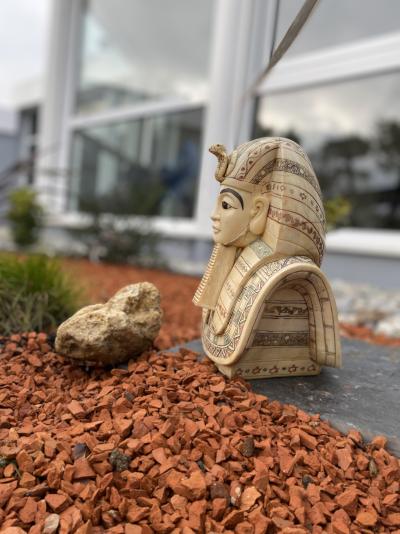 Ramses II, XXème siècle, Sculpture en os bovin 2