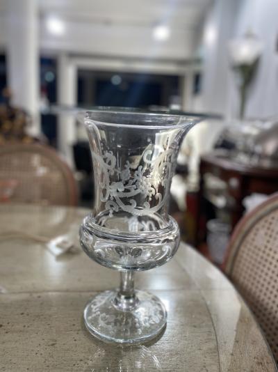 Paire de vases en verre décoré 2