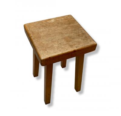 Tabouret en bois de pin par Charlotte Perriand pour Les Arcs 1800 2