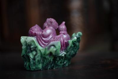 La Jouvence (sculpture en rubis sur zoïsite) - XXème siècle -  Asie 2